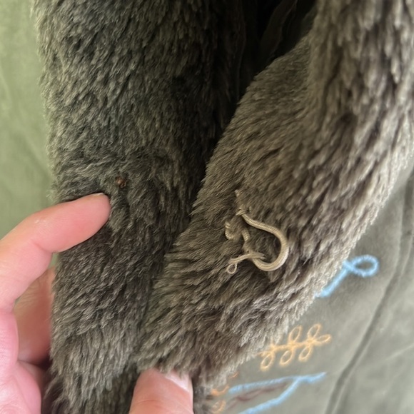 Vintage🧚‍♀️Outer Wear Olive Green Embroidered Girls Hooded Dutch Coat Size 8 - Picture 16 of 16